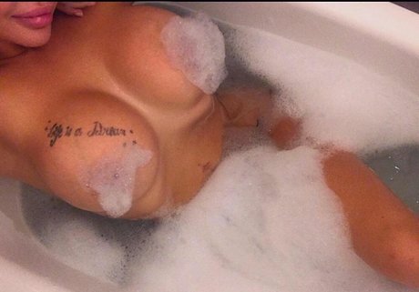 Kahina Nacktbilder von OnlyFans