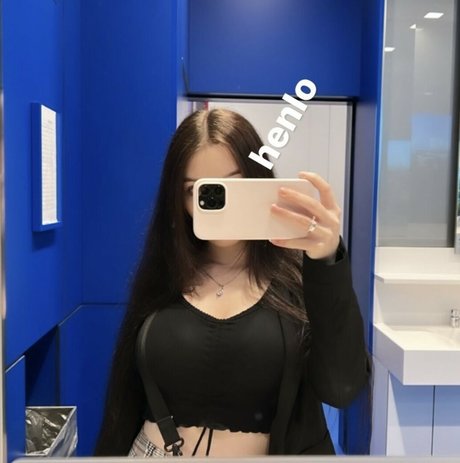 hejkva OnlyFans Striptease