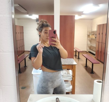 Emm Loomis OnlyFans geleakter Pornografie