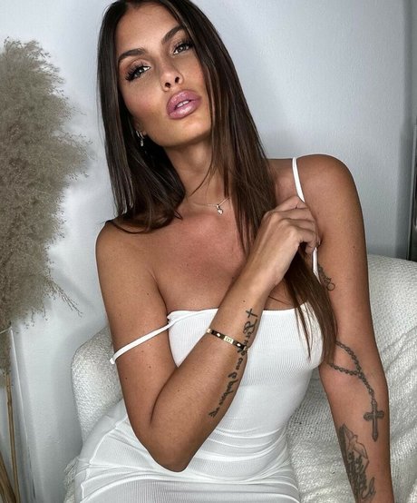 Natasha Nesci OnlyFans X