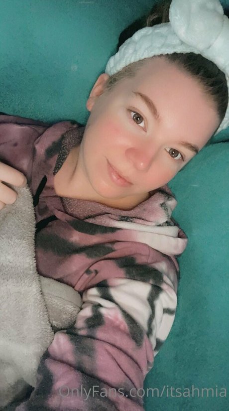 itsahmia Nackt Leaks OnlyFans