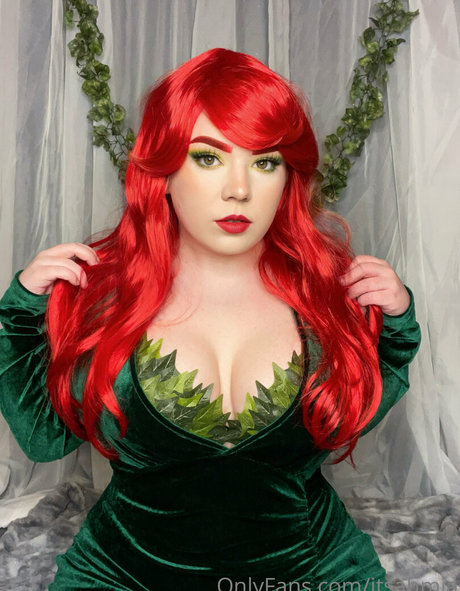 itsahmia OnlyFans Striptease