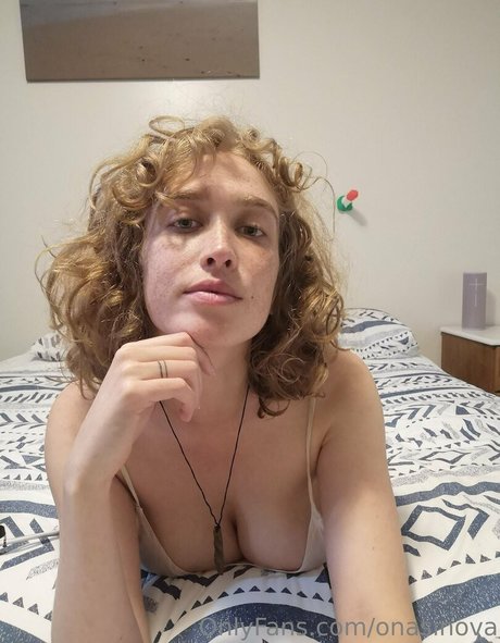 onasinova OnlyFans Pornografie