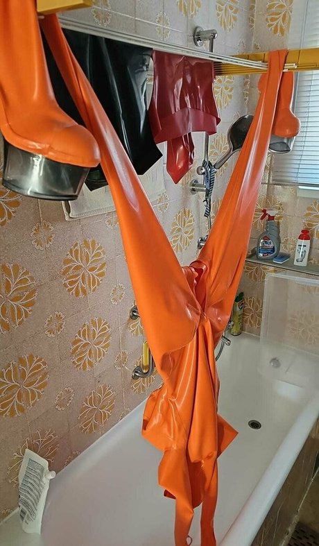 rubberdollemma Nacktbilder auf OnlyFans