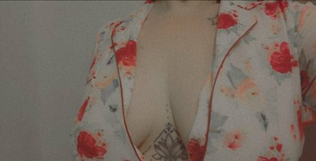 curvyweirdgirl OnlyFans schlank