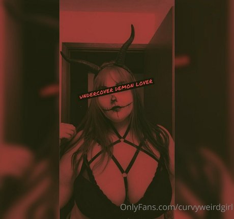 curvyweirdgirl OnlyFans Star