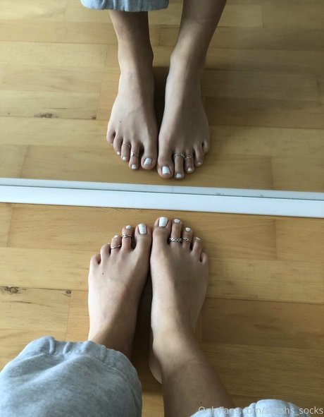 sarahs socks Leaked OnlyFans Bilder