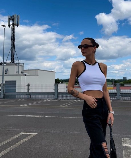 Elenacaro OnlyFans-Model