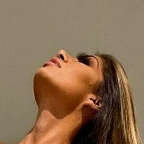 MC Princesa OnlyFans nackte Brüste