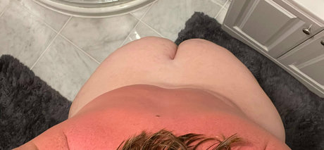 thecrimsonmommy Heiße OnlyFans Inhalte