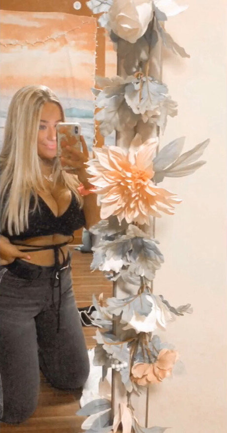 Tatiana Gianacopoulos OnlyFans schlank