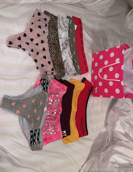 Emilayyy Babayy OnlyFans Leak