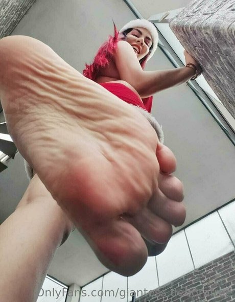 giantess deborafree OnlyFans Nacktbilder