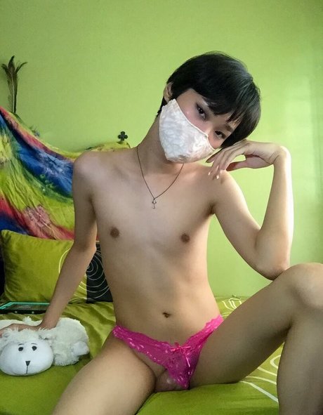 Seraline Titten OnlyFans