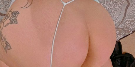 corpseslut OnlyFans Model Bilder