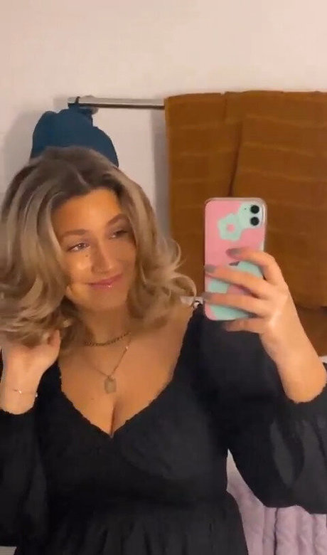 Ariel D OnlyFans Leak