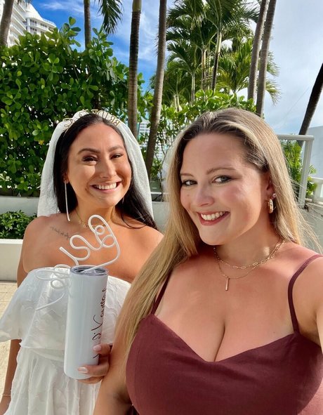 Olivia H Neue geleakte OnlyFans-Inhalte