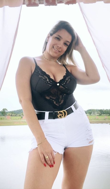 Fernanda Rodrigues OnlyFans schlank
