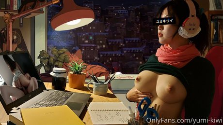 Yumi Kiwi OnlyFans Lesbisch