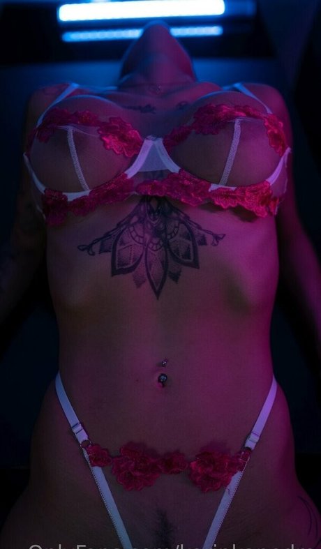 Karinkapedro OnlyFans Fotos