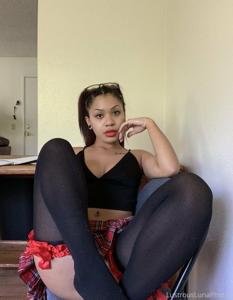 The Lovely Luna Brüste OnlyFans