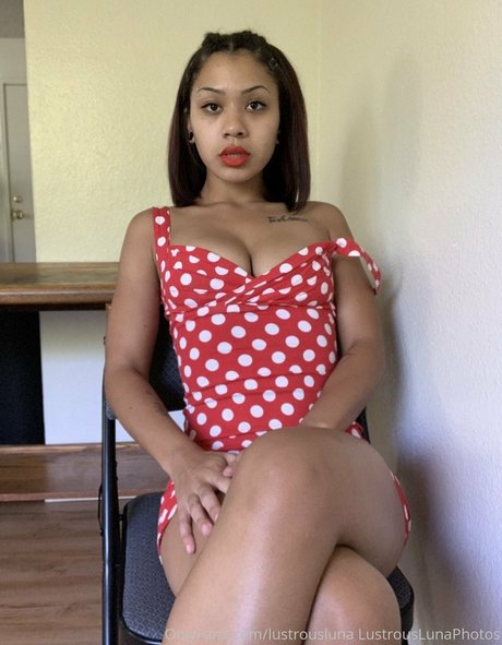 The Lovely Luna Nacktbilder von OnlyFans