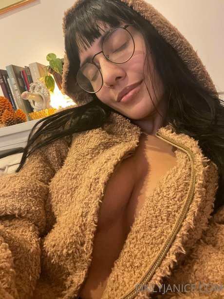 Janice Griffith OnlyFans Strip