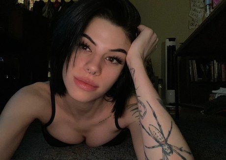 ellathrasher Leak von OnlyFans