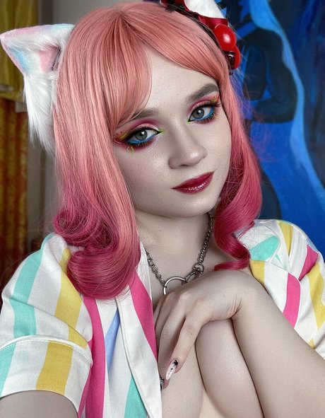 Rainbow Satanica Nacktbilder von OnlyFans