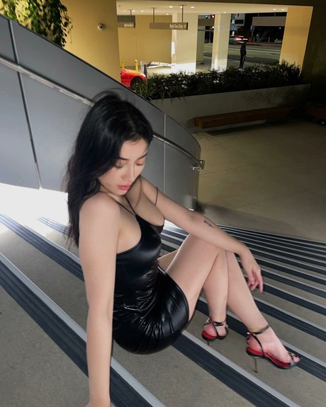 Bear Jocelyn OnlyFans Strip