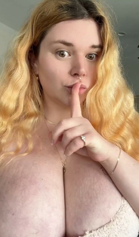 Penny Underbust Nacktbilder von OnlyFans