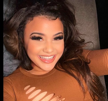 Nightly Nessa OnlyFans Striptease