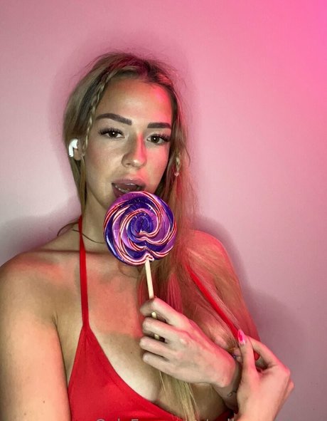 mama kostenlos nur fans Kunstporno Shot