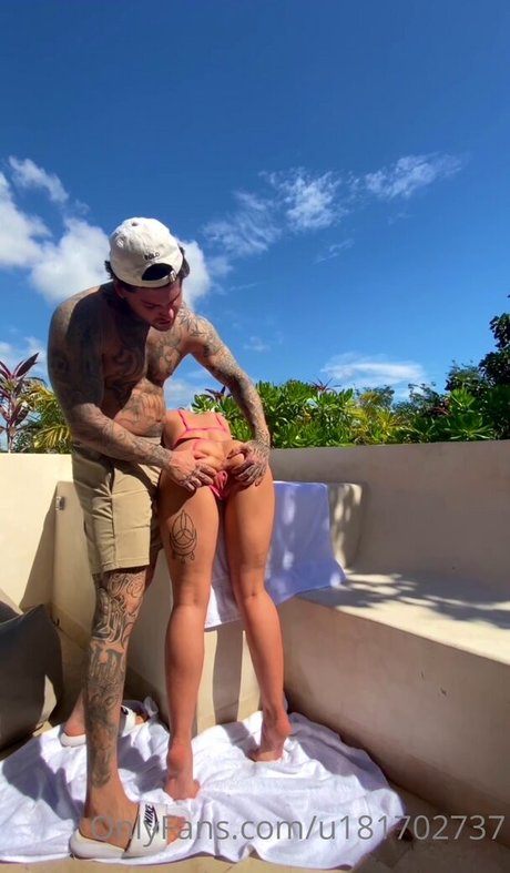 Cassandra Plouffe Heiße OnlyFans Inhalte