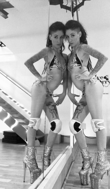 xxmelodyfxx31xx OnlyFans Nacktbilder