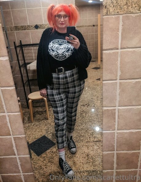 scarlettultra OnlyFans-Archiv