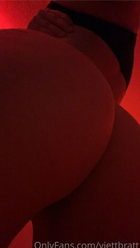 viettbratt Nackt auf OnlyFans Leaks