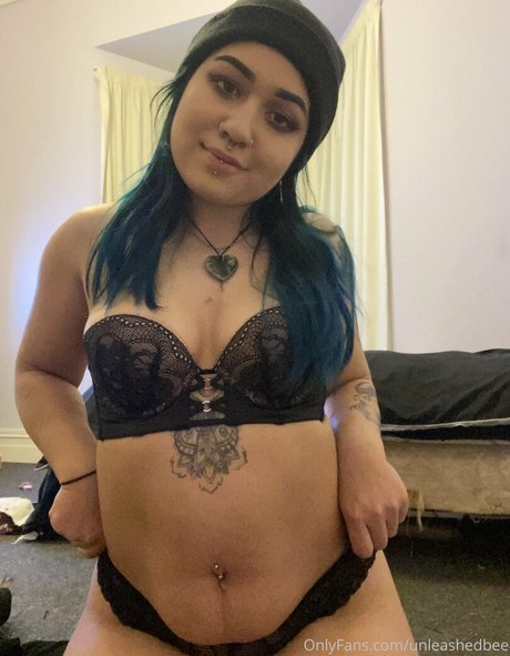 unleashedbee Titten OnlyFans