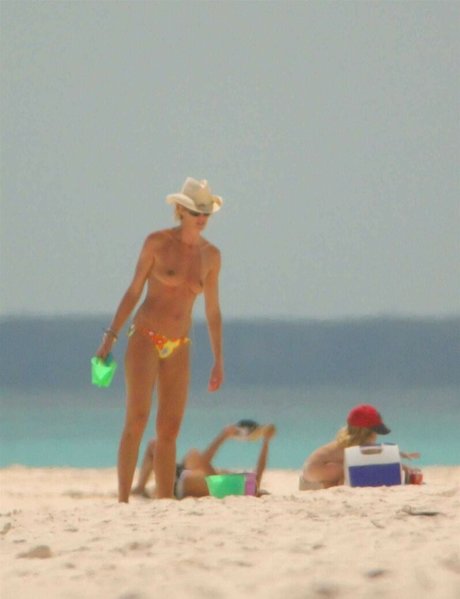 Elle Macpherson OnlyFans Arsch Leak