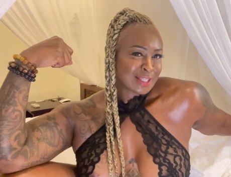 Monna White OnlyFans geleakte Pornografie
