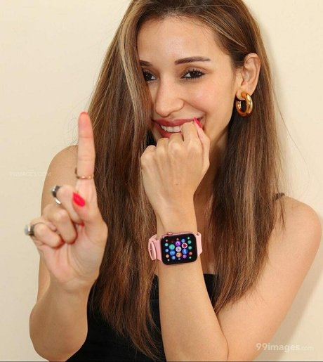 Heli Daruwala OnlyFans Leak