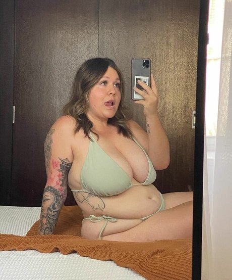 Mirra R Leaks von OnlyFans