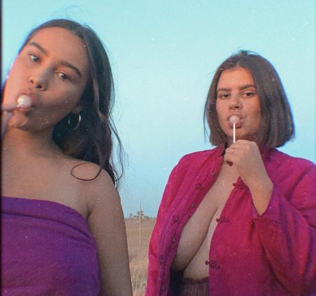 Mirra R OnlyFans Striptease