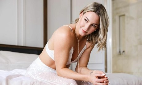 Mikaela Mayer Leak von OnlyFans Pornografie