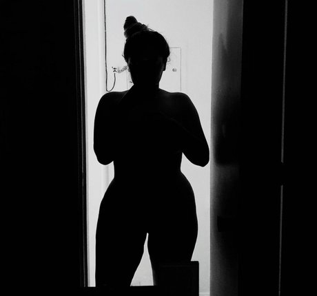 Miabellydancerofficial OnlyFans Leak Pornografie