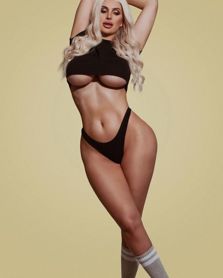 Laura Blake Hahnel Titten OnlyFans