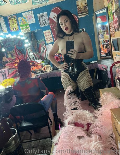 theampedupvamp Nackt Leaks OnlyFans