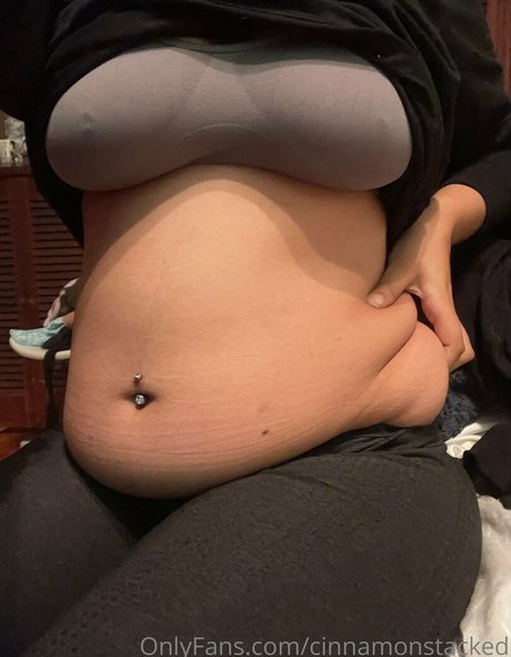 cinnamonstacked OnlyFans Leak