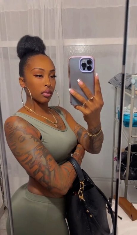 Nikita Knight Nacktbilder von OnlyFans