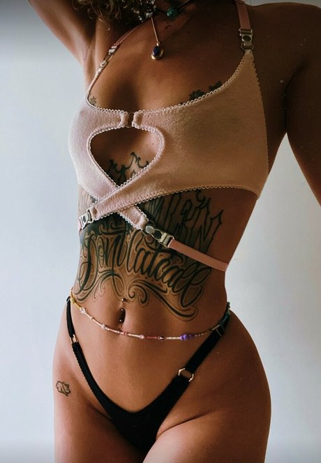 FoxyBebe420 OnlyFans Leak